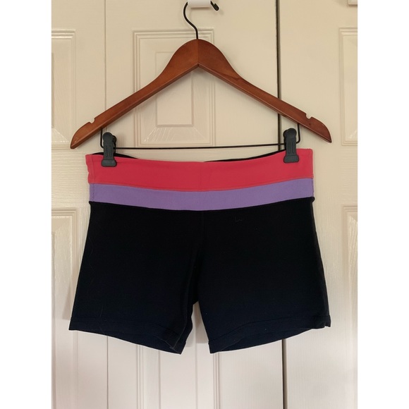Lululemon mid-2000s Reversible Groove Short - Picture 2 of 3